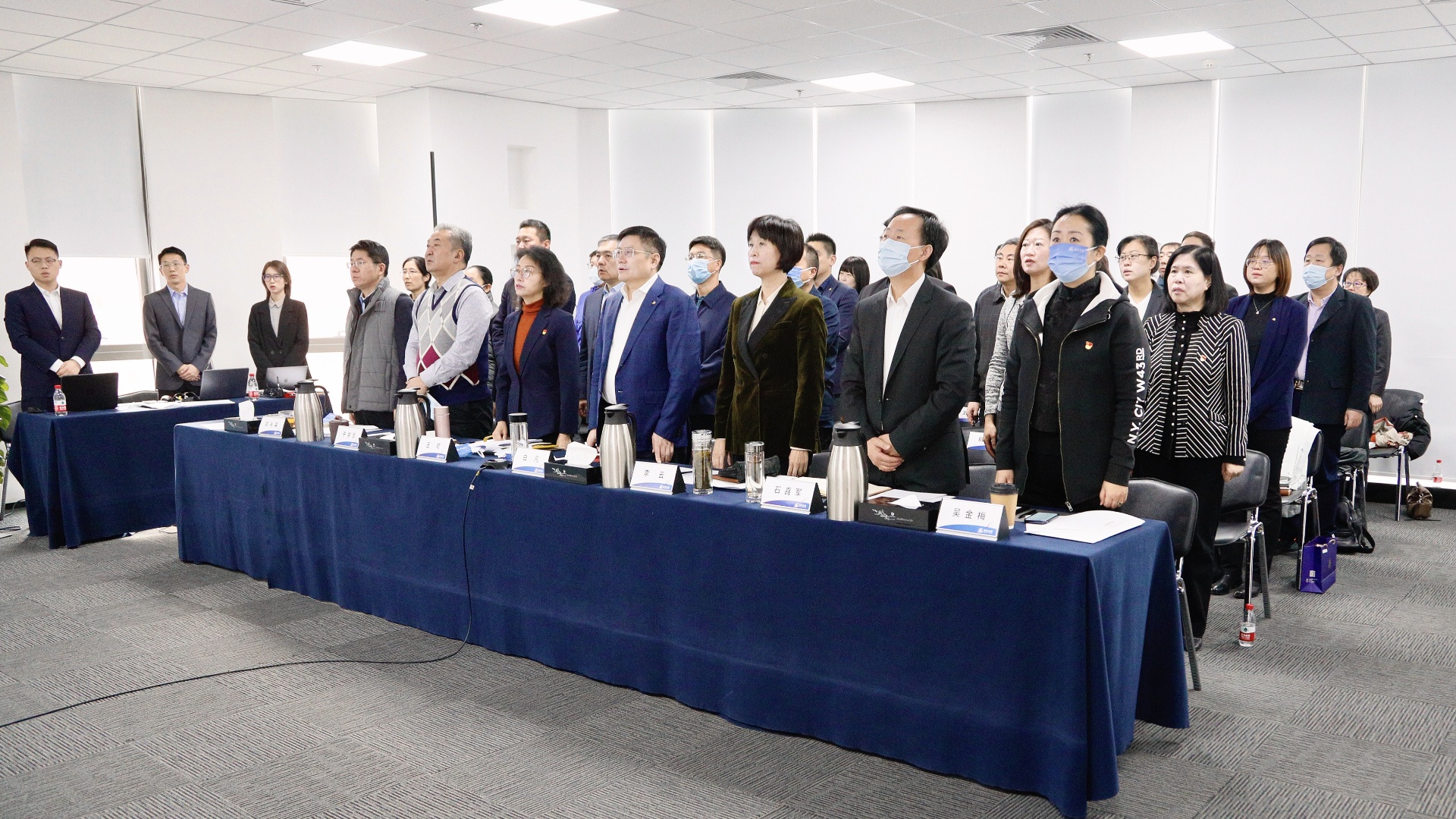 亚洲精品久久久久中文字幕二区