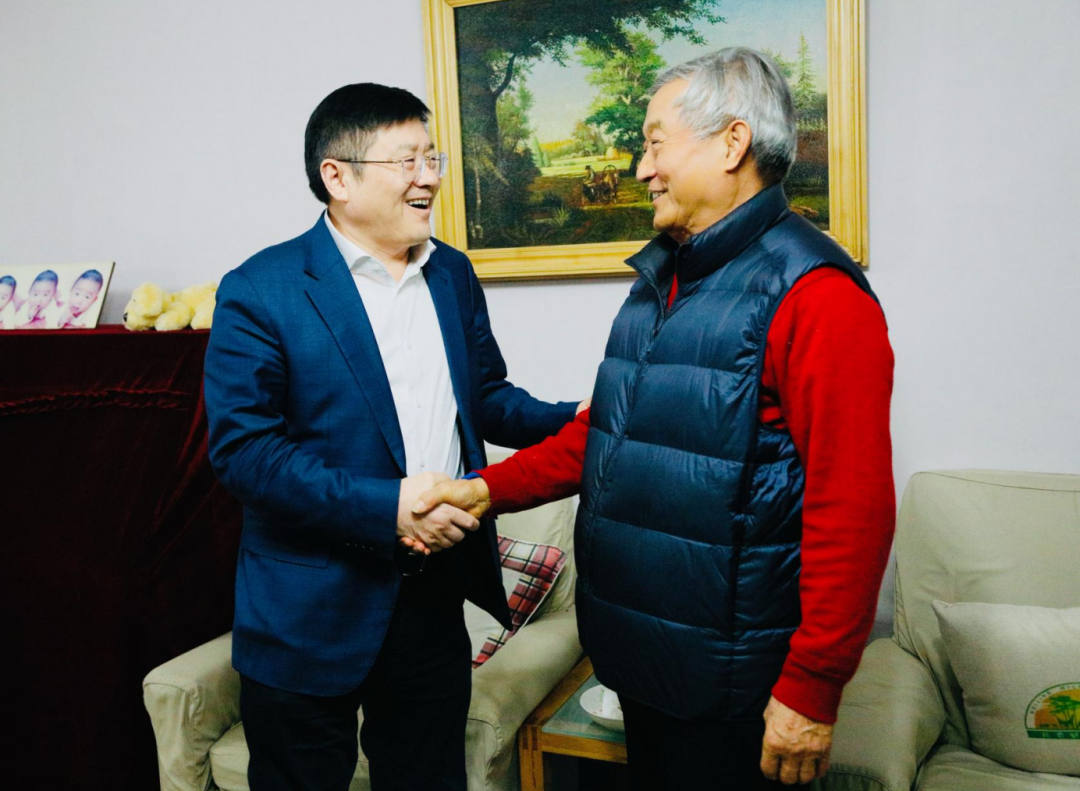 亚洲精品久久久久中文字幕二区