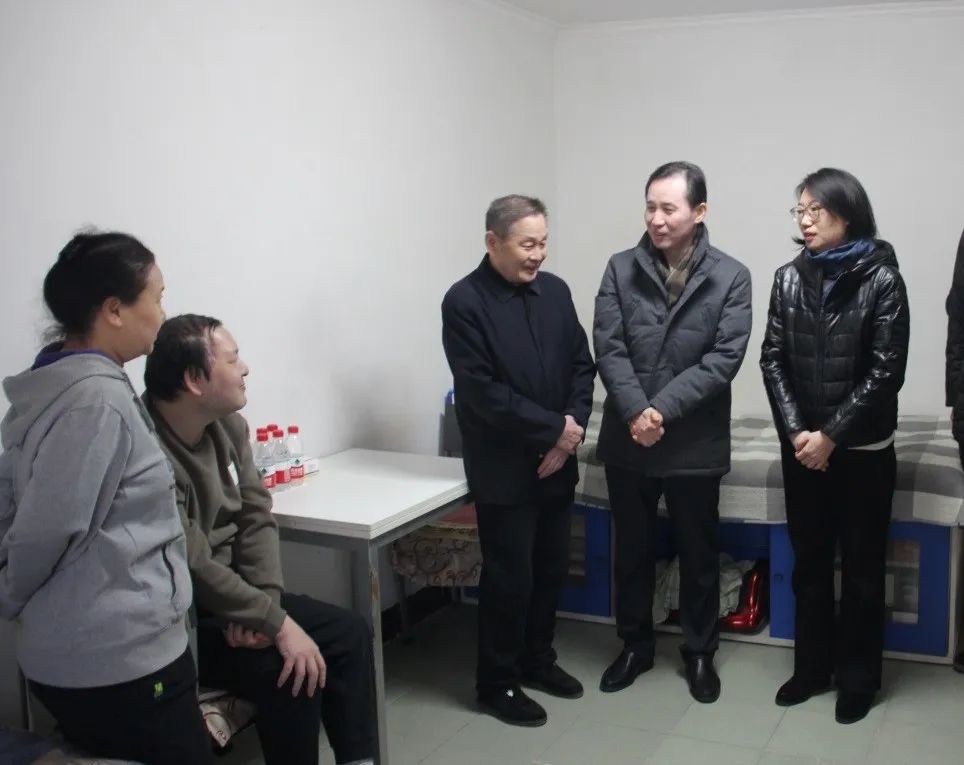 亚洲精品久久久久中文字幕二区