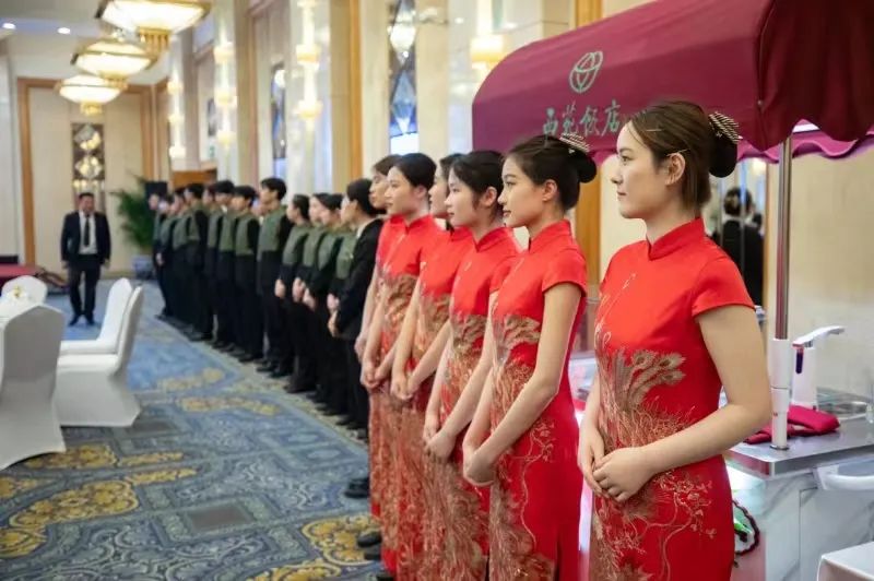 亚洲精品久久久久中文字幕二区