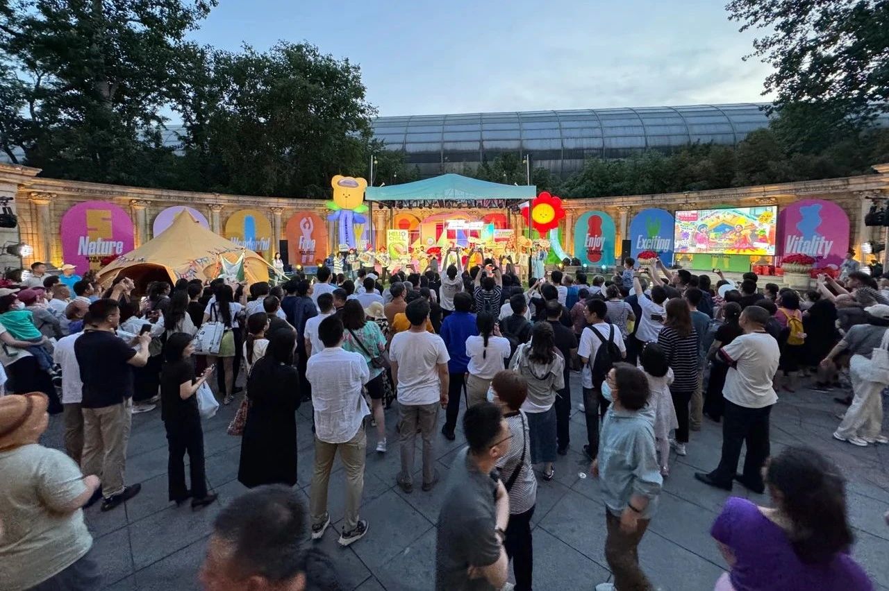 亚洲精品久久久久中文字幕二区