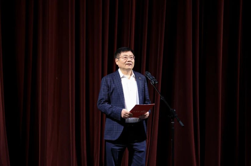 亚洲精品久久久久中文字幕二区