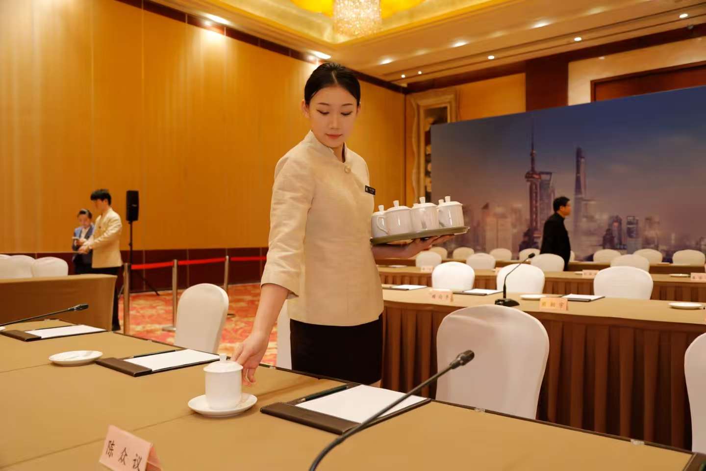 亚洲精品久久久久中文字幕二区