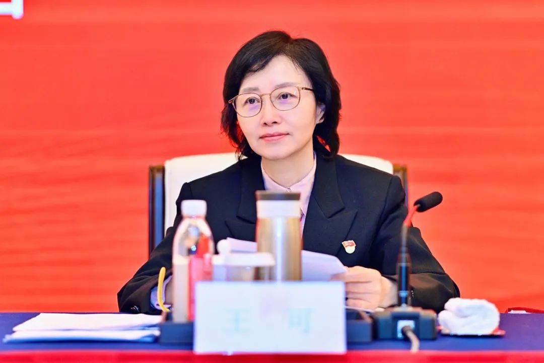 亚洲精品久久久久中文字幕二区