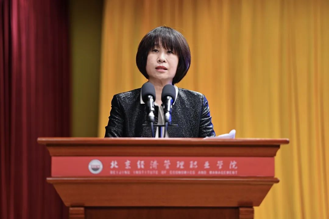 亚洲精品久久久久中文字幕二区