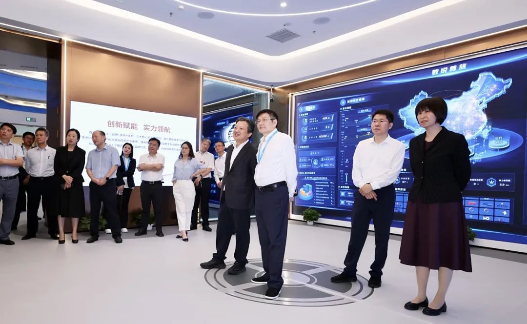 亚洲精品久久久久中文字幕二区