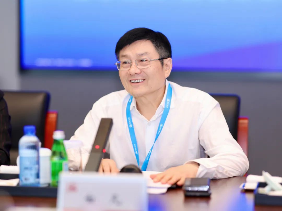 亚洲精品久久久久中文字幕二区