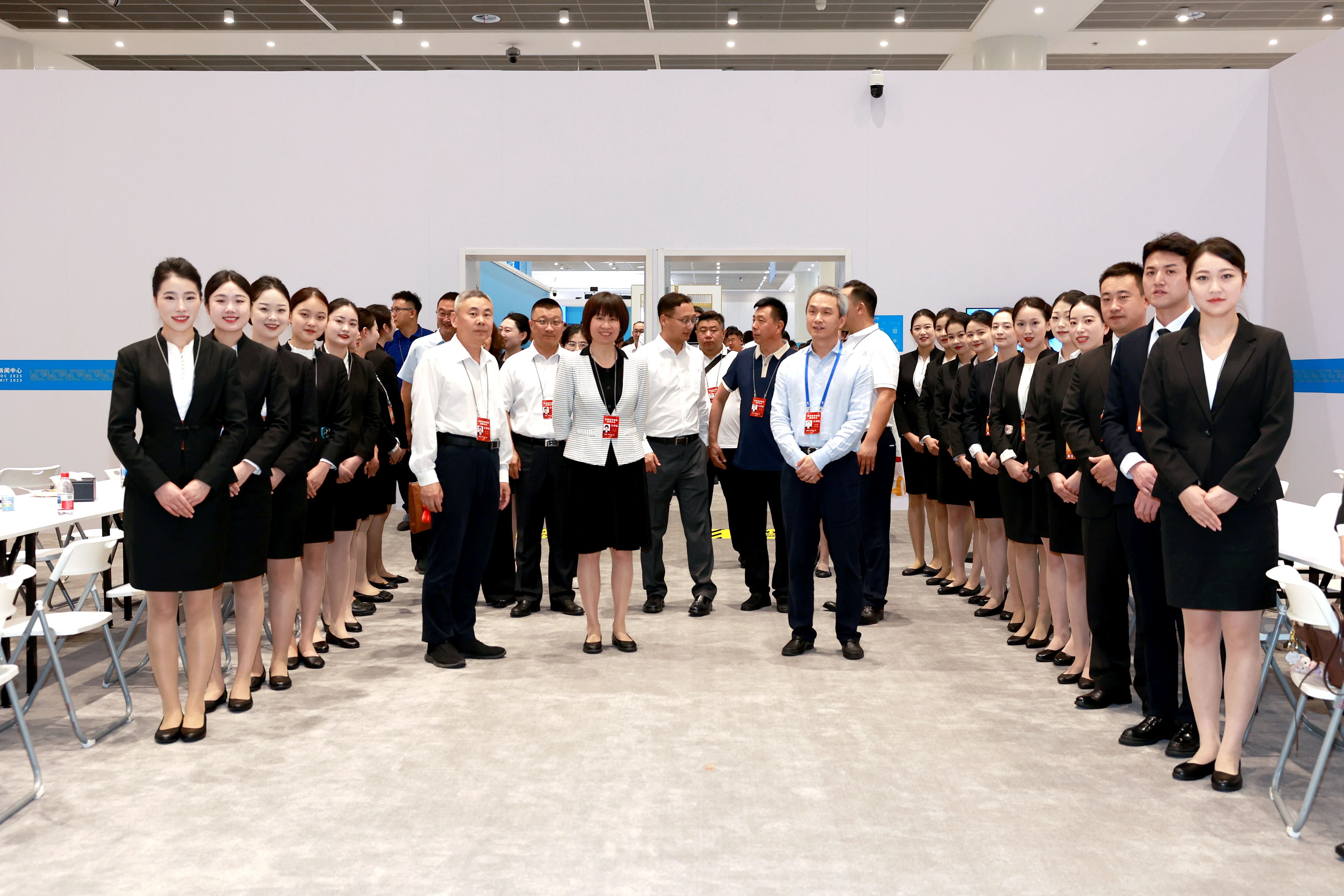 亚洲精品久久久久中文字幕二区