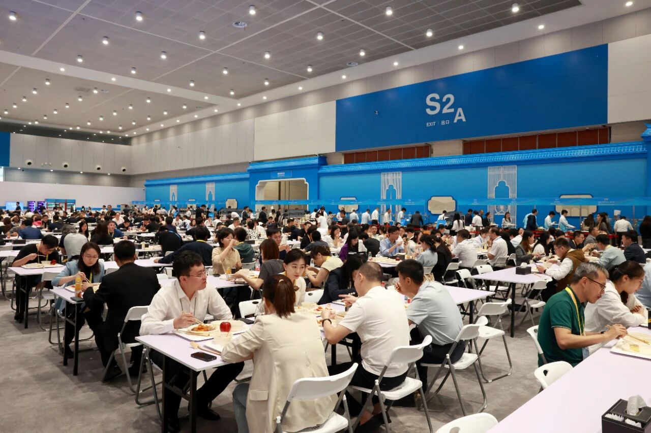 亚洲精品久久久久中文字幕二区