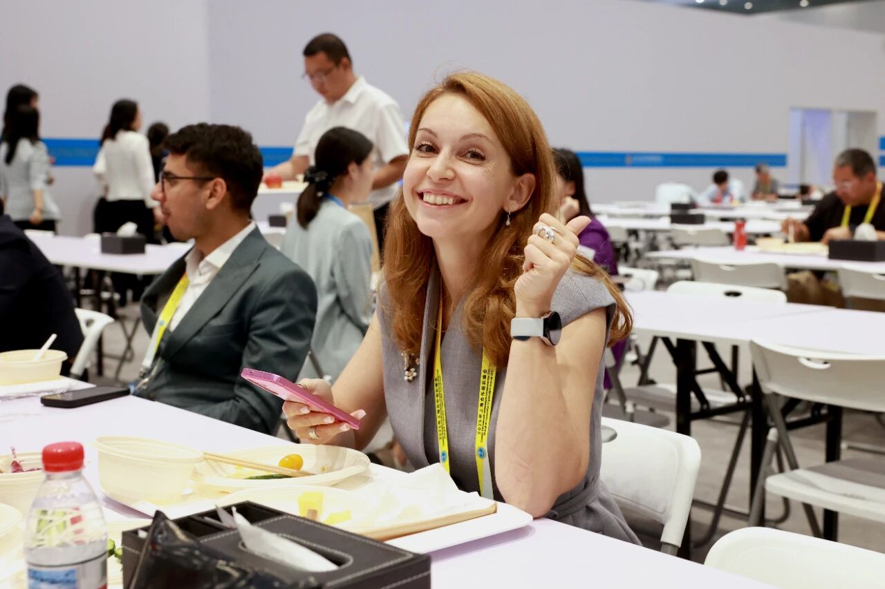 亚洲精品久久久久中文字幕二区