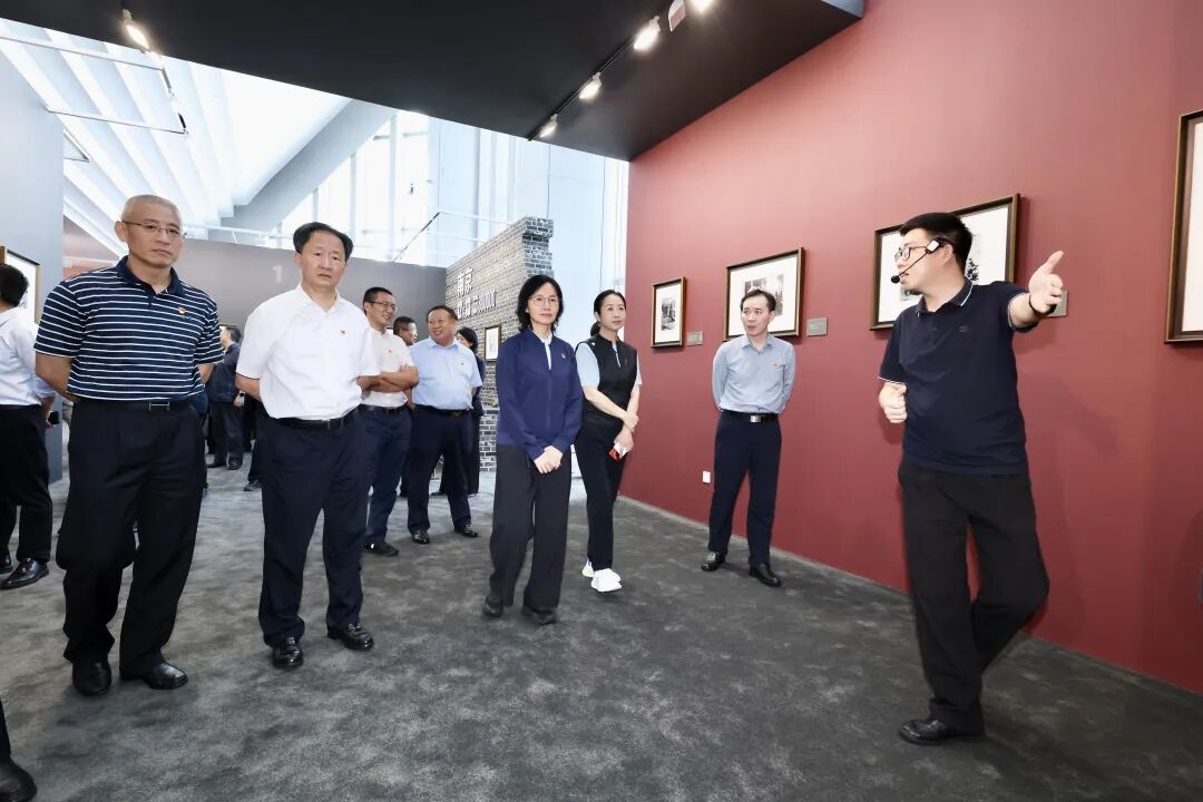 亚洲精品久久久久中文字幕二区