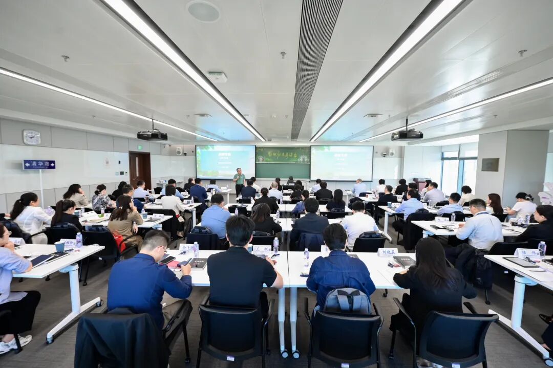 亚洲精品久久久久中文字幕二区