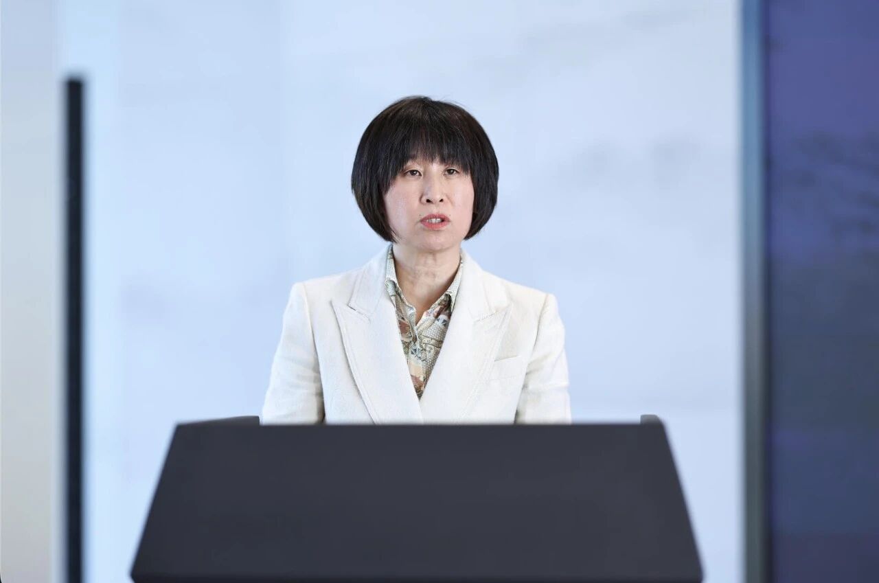 亚洲精品久久久久中文字幕二区